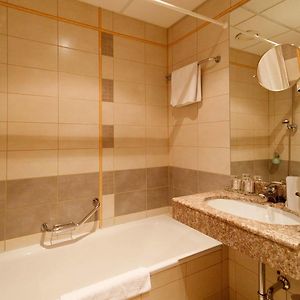 Large Junior Suite